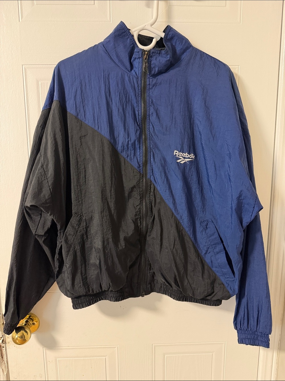Reebok Two-Tone Blue and Black Vintage Windbreaker 💙